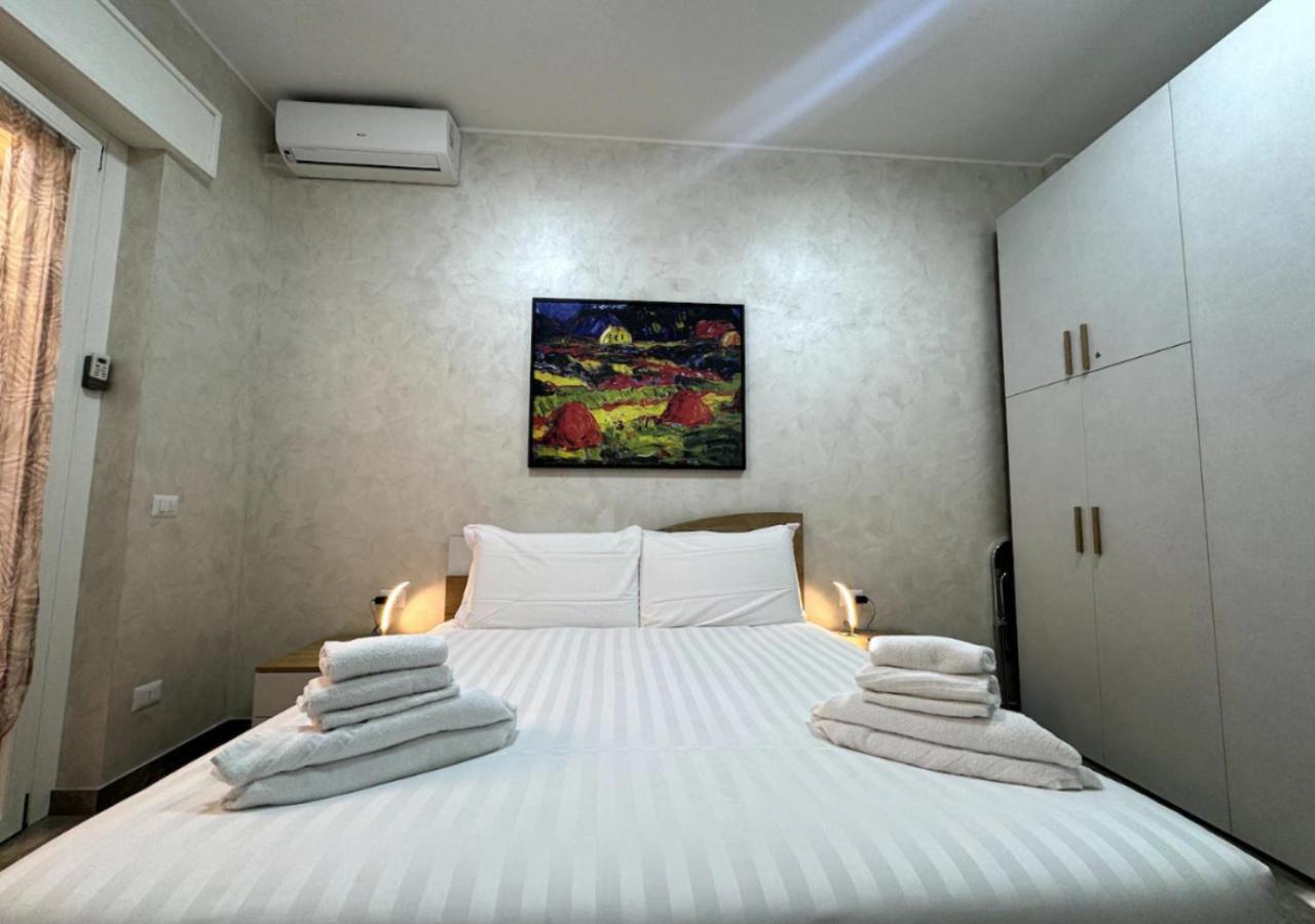 La Palmetta - Vicino Metro A Apartment Rom